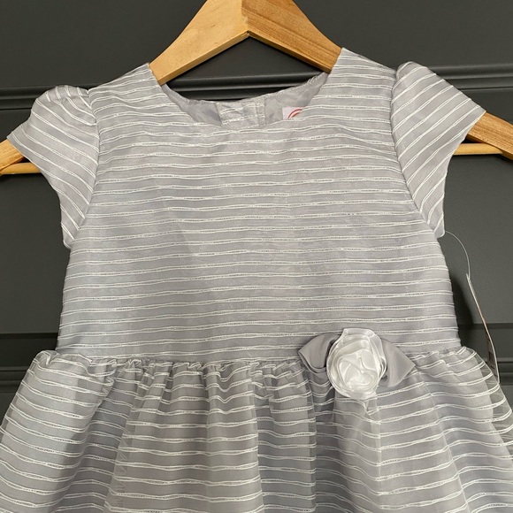 *2 for 20$* NWT dress size 5T - Picture 6 of 6